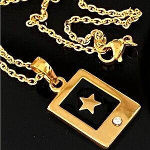 GOLD STAR NECKLACE